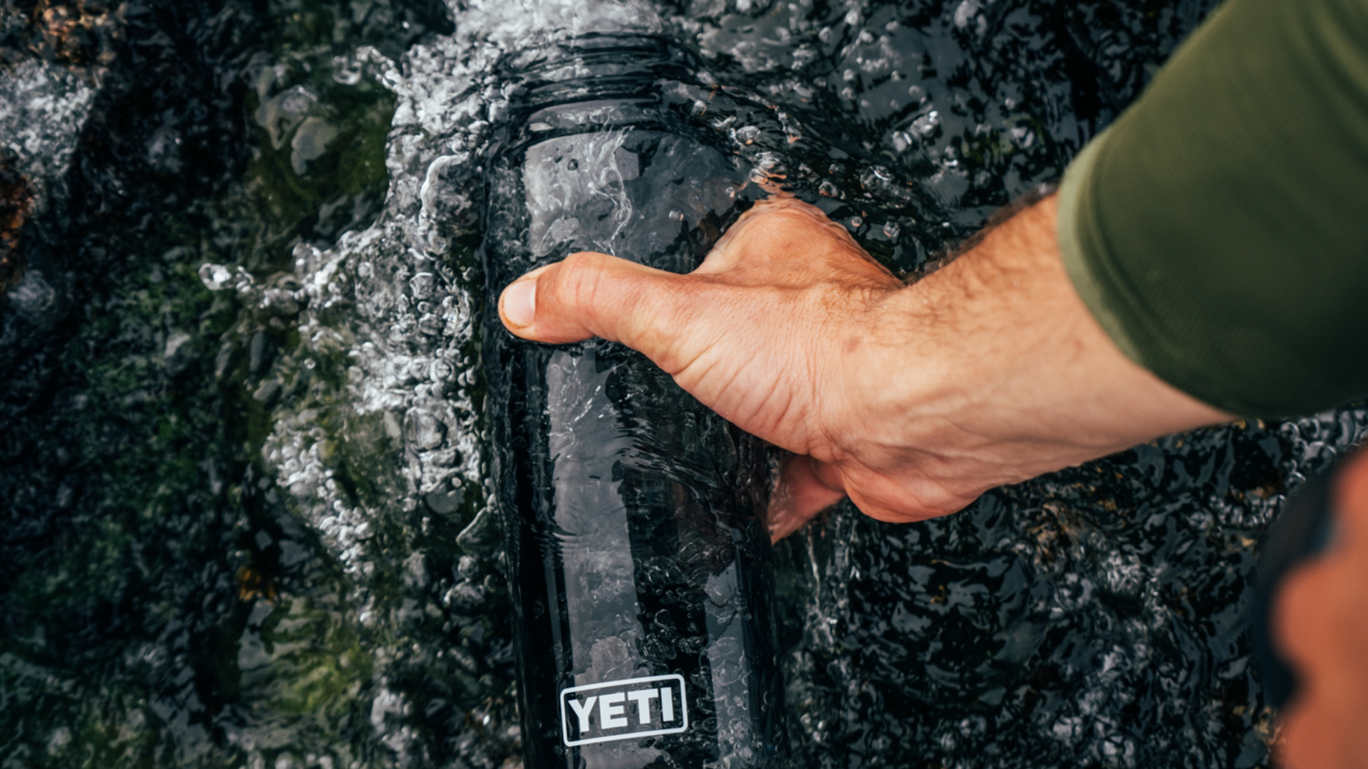  YETI Yonder 750 ml/25 oz Water Bottle with Yonder Tether Cap,  Clear : Sports & Outdoors
